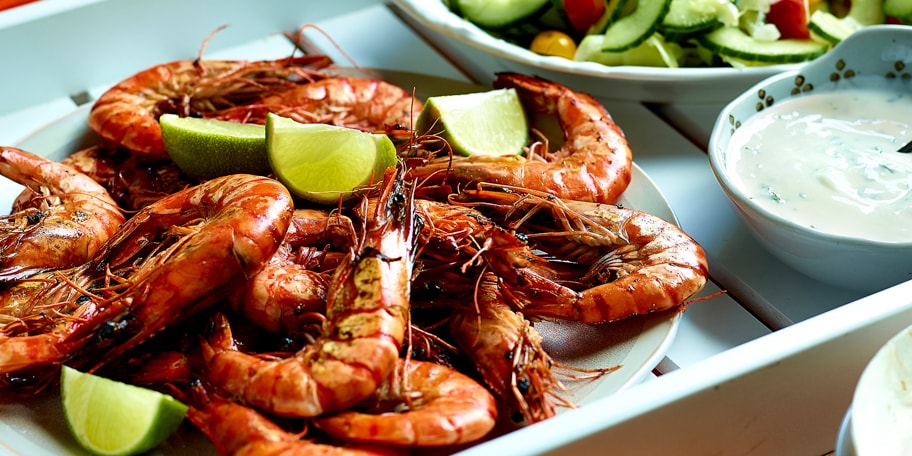 Gambas et crudités, sauce yaourt