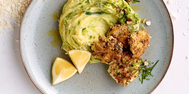 Kabeljauw in hazelnoot-spekkorst met puree van courgette