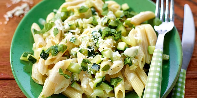 Penne aux courgettes façon carbonara