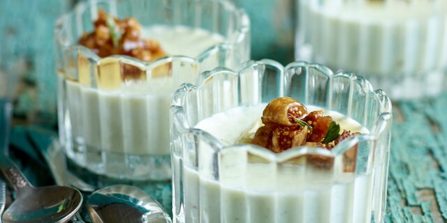 Panna cotta met roquefort, vijgen en honing