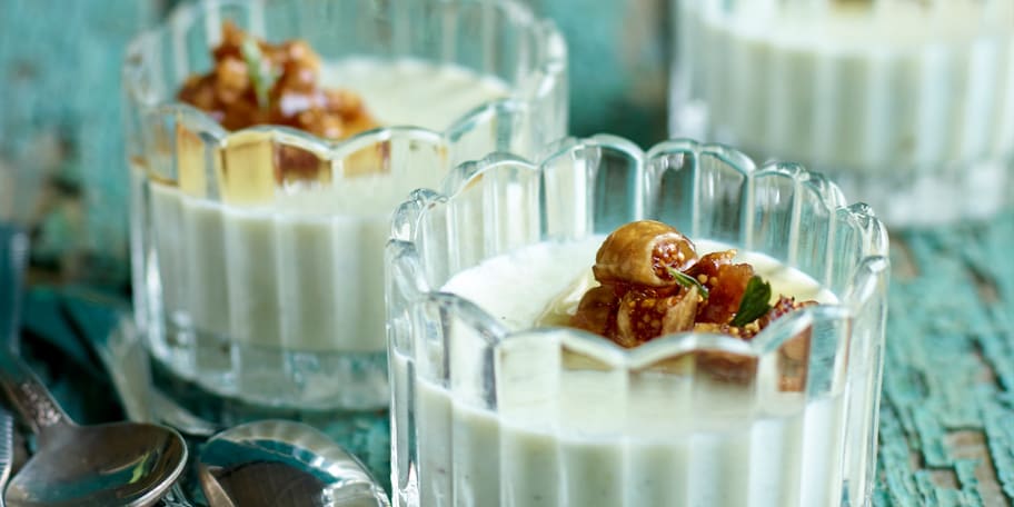 Panna cotta met roquefort, vijgen en honing