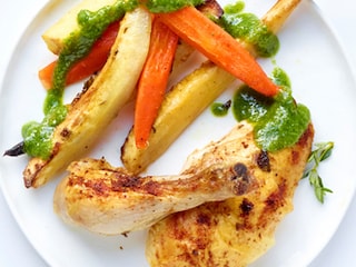 Poulet rôti aux légumes oubliés et pesto de kale