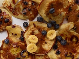 Pancakes met bosbessen en banaan