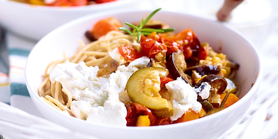 Spaghetti met geroosterde groenten en ricotta