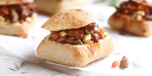 Broodjes gevuld op Griekse wijze