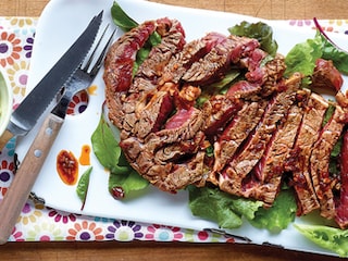 Gemarineerde rundsentrecote met avocadosalsa