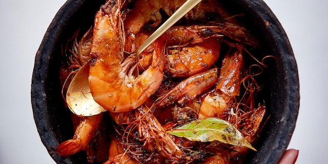 Geflambeerde gamba's met sambuca