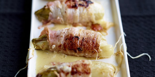 Roulades de chicon au Comté et sauce au Côtes du Jura