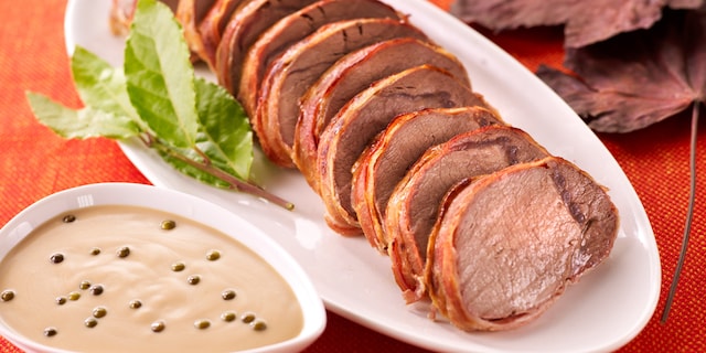 Rôti de marcassin au poivre vert et au porto