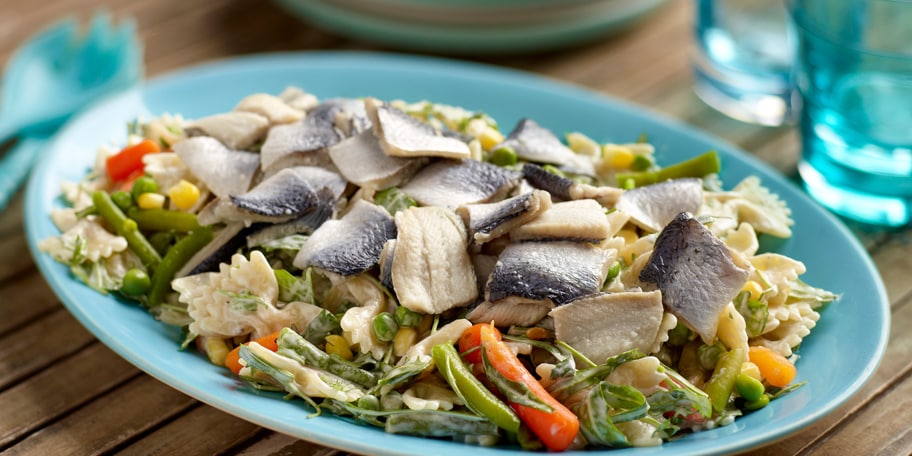 Salade de pâtes aux harengs et à la roquette