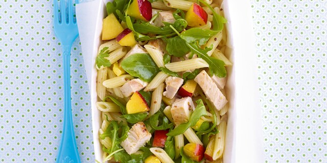 Salade de pâtes au poulet grillé et aux nectarines