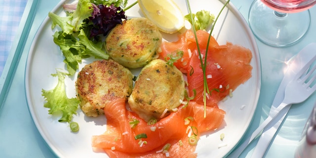 Aardappelkoekjes met gerookte zalm (Irish potato cakes with smoked salmon)