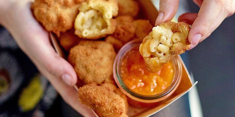 Macaronikroketjes met abrikozencompote