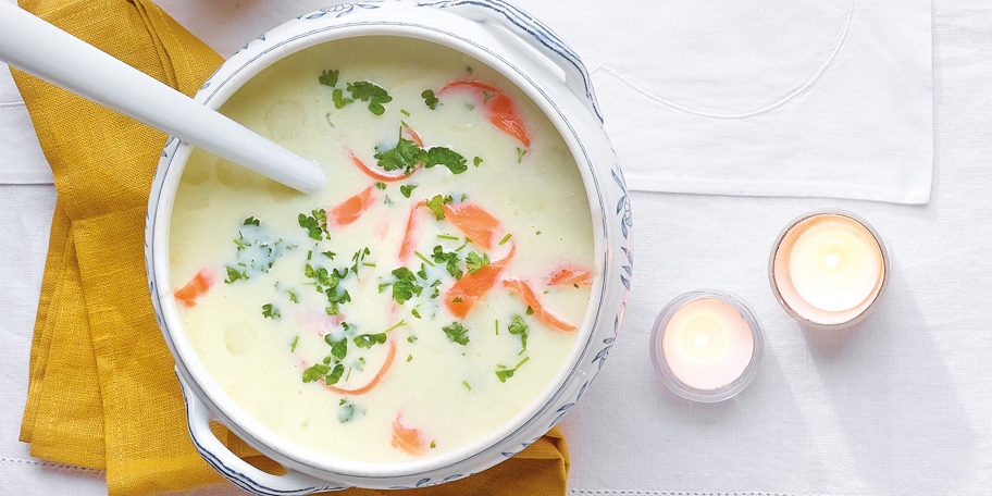 Aspergesoep met gerookte zalm