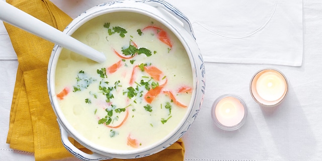 Aspergesoep met gerookte zalm