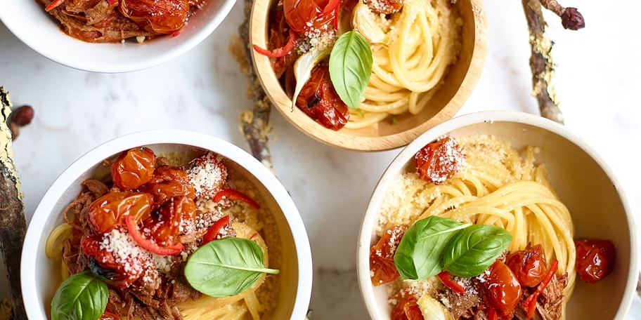 Spaghetti met hazenragout en gekonfijte tomaten