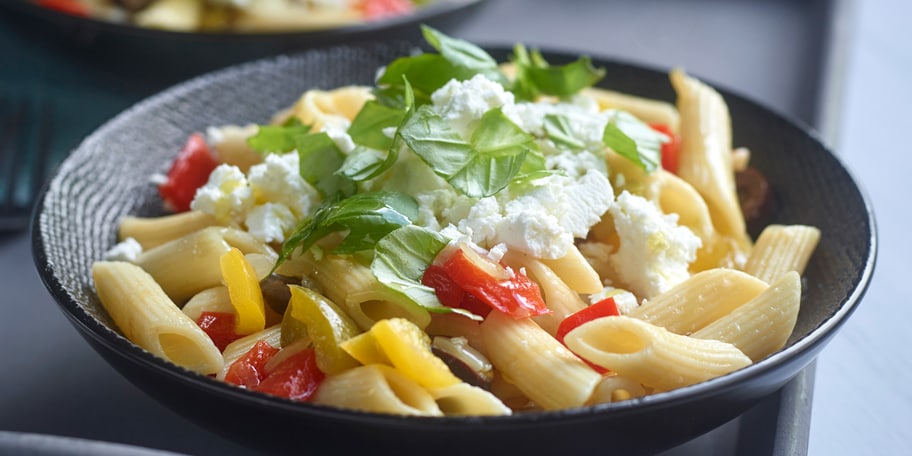 Penne met verse geitenkaas en paprika’s