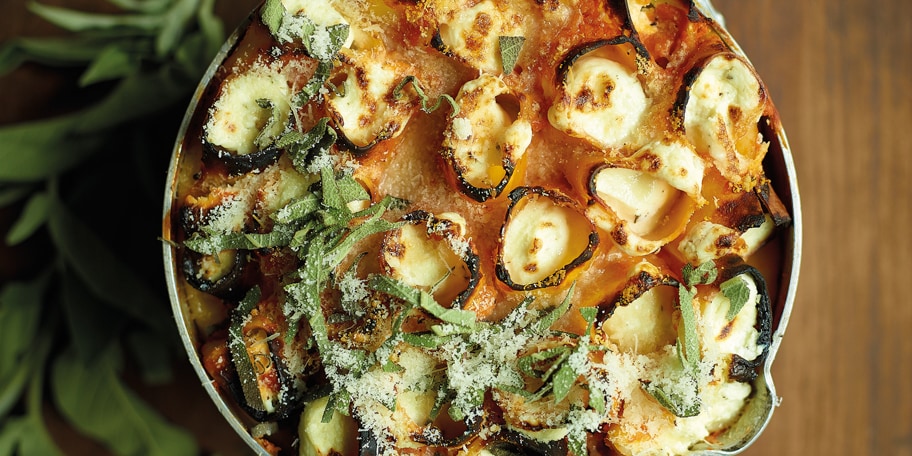 Cannellonis au fromage de chèvre, aux herbes vertes et au coulis de potiron