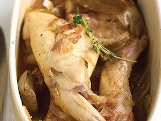 Cocotte de lapin aux échalotes et vin blanc