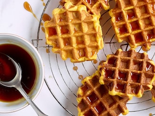 Luikse wafels met butternutpompoen en esdoornsiroop