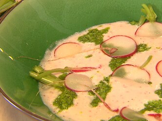 Pesto de fanes de radis, soupe froide de radis au fromage blanc