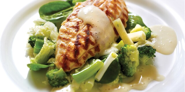 Coucou grillé à la sauce au brie