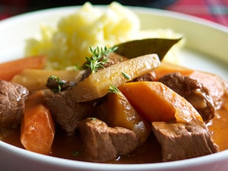 Five miner’s stew - Rundsragout met wortelen en pastinaak