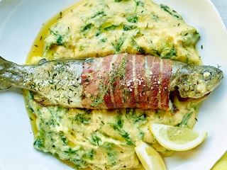 Forel met spek en polenta