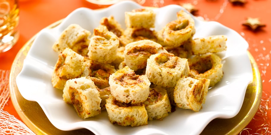 Spiraaltjes van blauwaderkaas en noten