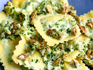 Raviolis à la crème de noix et de persil