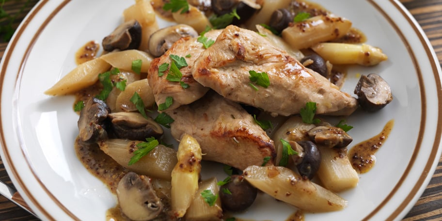 Blancs de volaille à la moutarde et aux légumes croquants