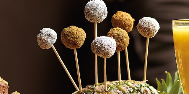 Lolly's van gedroogd fruit met speculaas en kokos