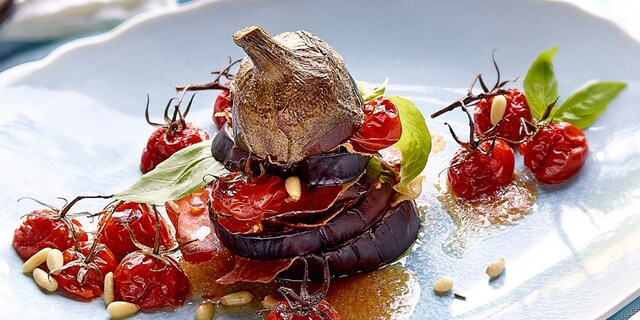 Millefeuille van aubergines met gedroogde ham