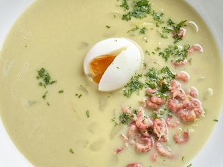 Soupe d'asperges à la flamande