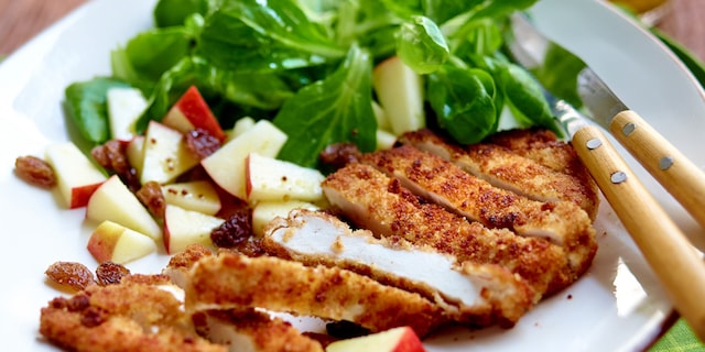 Poulet pané aux spéculoos et salade aux pommes