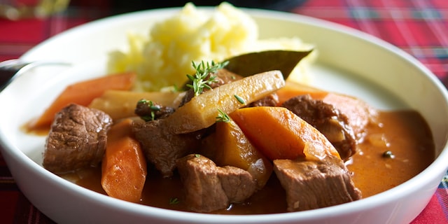 Five miner’s stew - Rundsragout met wortelen en pastinaak