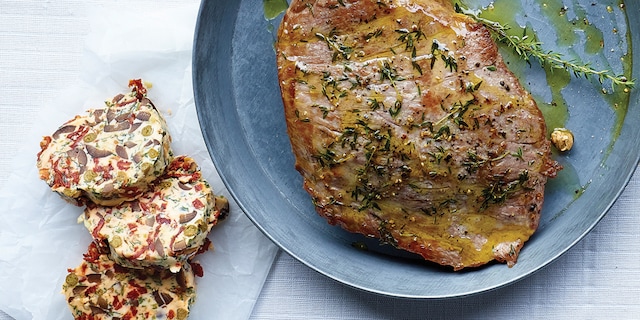 Iberico-varken met zuiderse kruidenboter