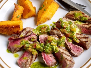 Bœuf argentin grillé, sauce chimichurri