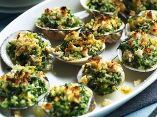 Gegratineerde amandelschelpen met pesto van peterselie