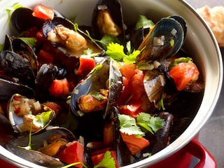 Moules aux tomates et au piment