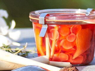 Pickles van radijs met gember en citroenkruid