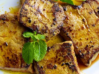 Steaks à l’indienne et raïta à l’ananas