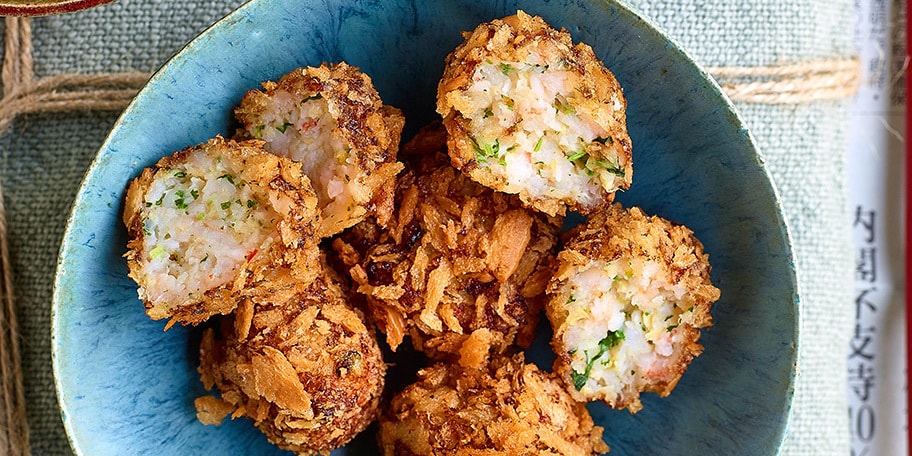 Aziatische garnaalballetjes met zoetzure saus