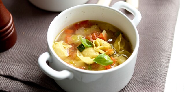 Groentesoep met tortellini