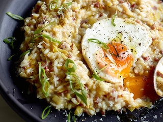 Risotto aux poireaux, lardons et un œuf