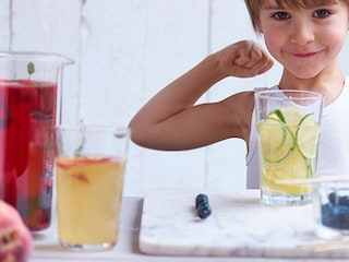 Icetea met rood fruit en hibiscus‬‬