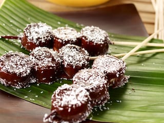 Bananenlolly’s met chocolade en kokosnoot