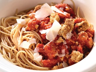 Volkorenspaghetti met biologische butternutburger