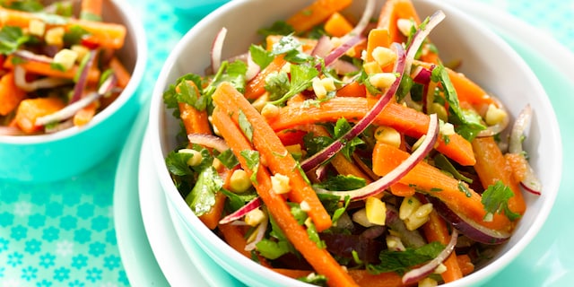 Salade de carottes aux amandes et aux herbes