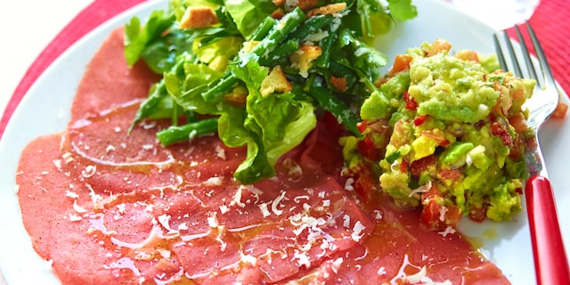 Rundscarpaccio met guacamole